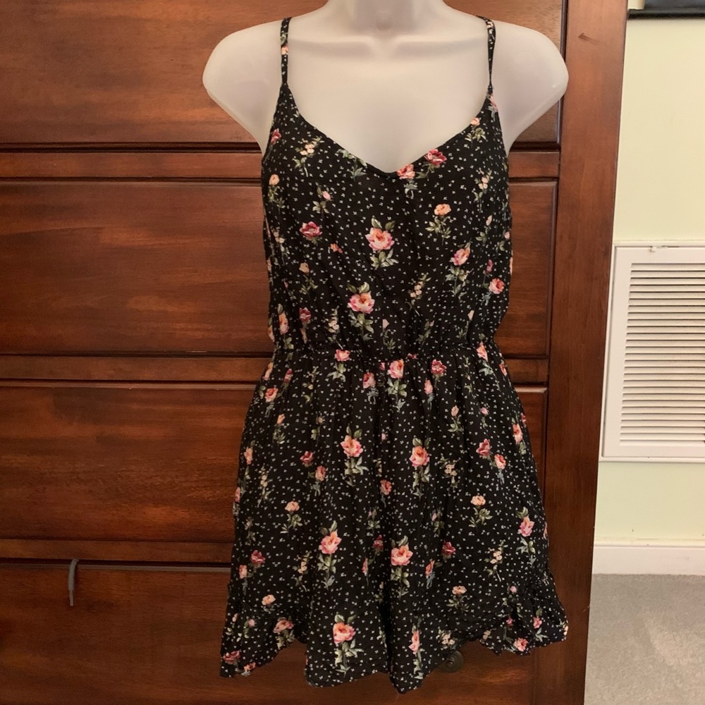*BERSHKA* Patterned Floral Romper